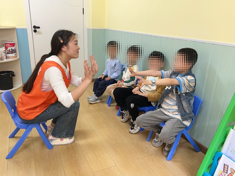 自闭症的早期表现有哪些？0-3岁家长自查清单（2026版）